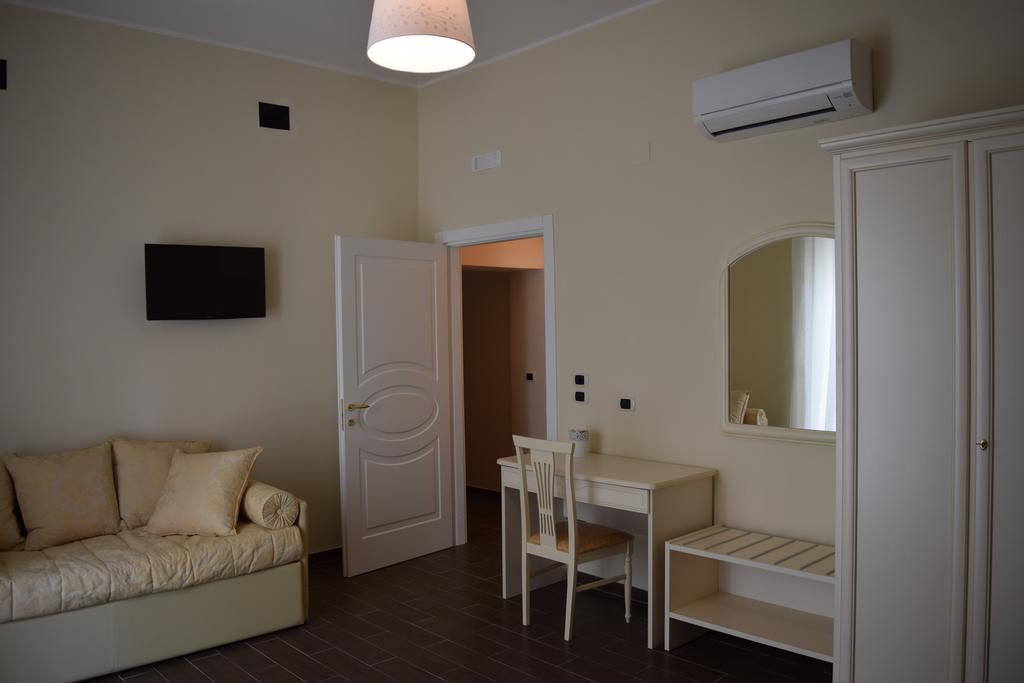 Domus Al Corso Con Servizio B&B Canosa di Puglia Habitación foto